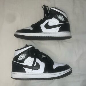 Jordan 1 Panda Mids Size 6.5 Women’s